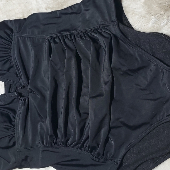 Nicole Miller Black Control Top Ruching Peak Openings Full Swimsuit One Piece M - Picture 3 of 7